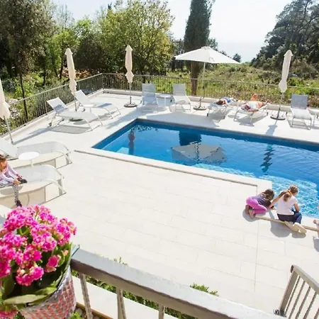 Luka's - ''no.10'' Gallery Studio With Balcony And... * Cavtat