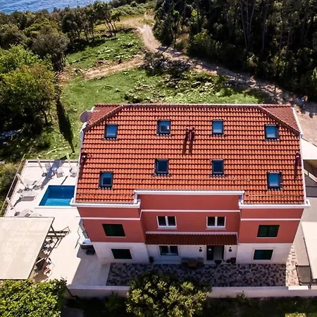 Luka's - ''no.10'' Gallery Studio With Balcony And... Apartman